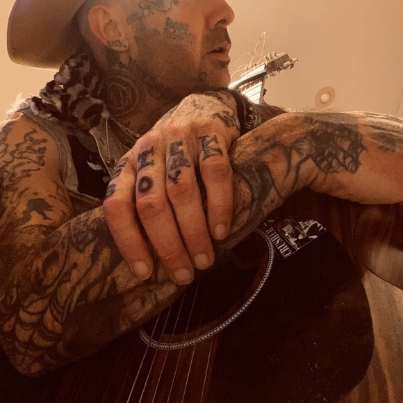 Meet your Posher, Johnny - Picture 4 of 4